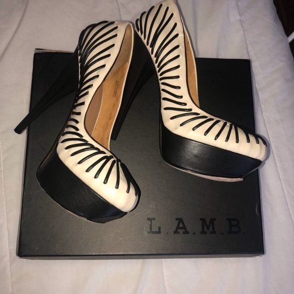 L.A.M.B Gwen Stefani “Holiday” Heels - Picture 1 of 2